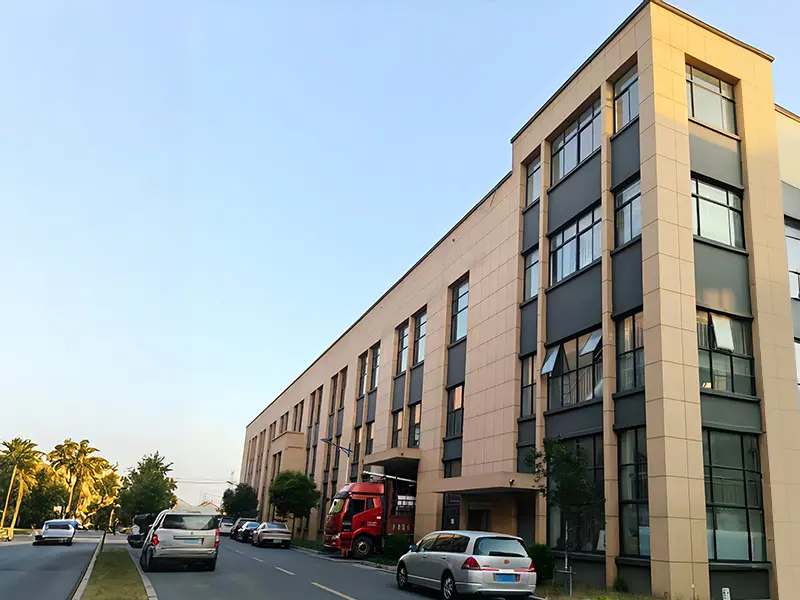 معلومات عنا