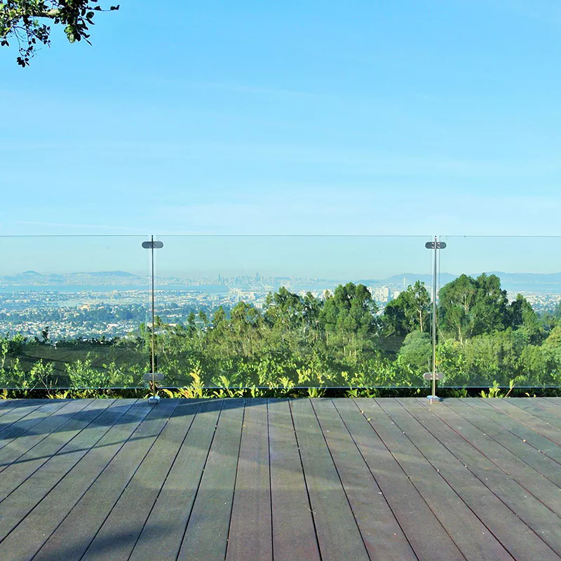 كيف تشكل الدرابزين الزجاجي معايير السلامة المعمارية المعاصرة؟