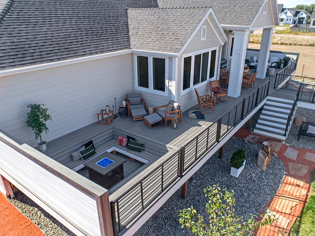 كيفية تنظيف وصيانة درابزين سطح السفينة؟